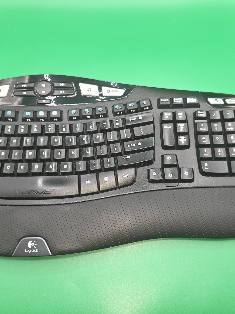 Logitech K350 Ergonomic Wireless Wave Keyboard & M510 Mouse Combo!